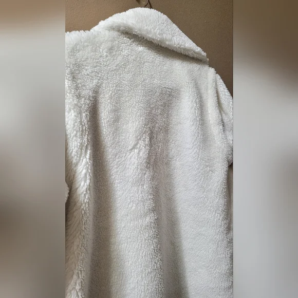 EUC ALO Yoga Oversized Sherpa Faux Fur Trench Coat Ivory Size XS - Picture 11 of 11
